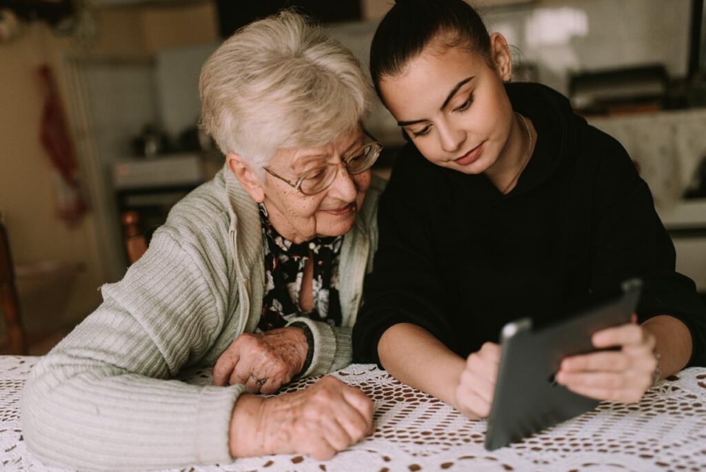 5 Signs Your Parent with Dementia Needs Memory Care